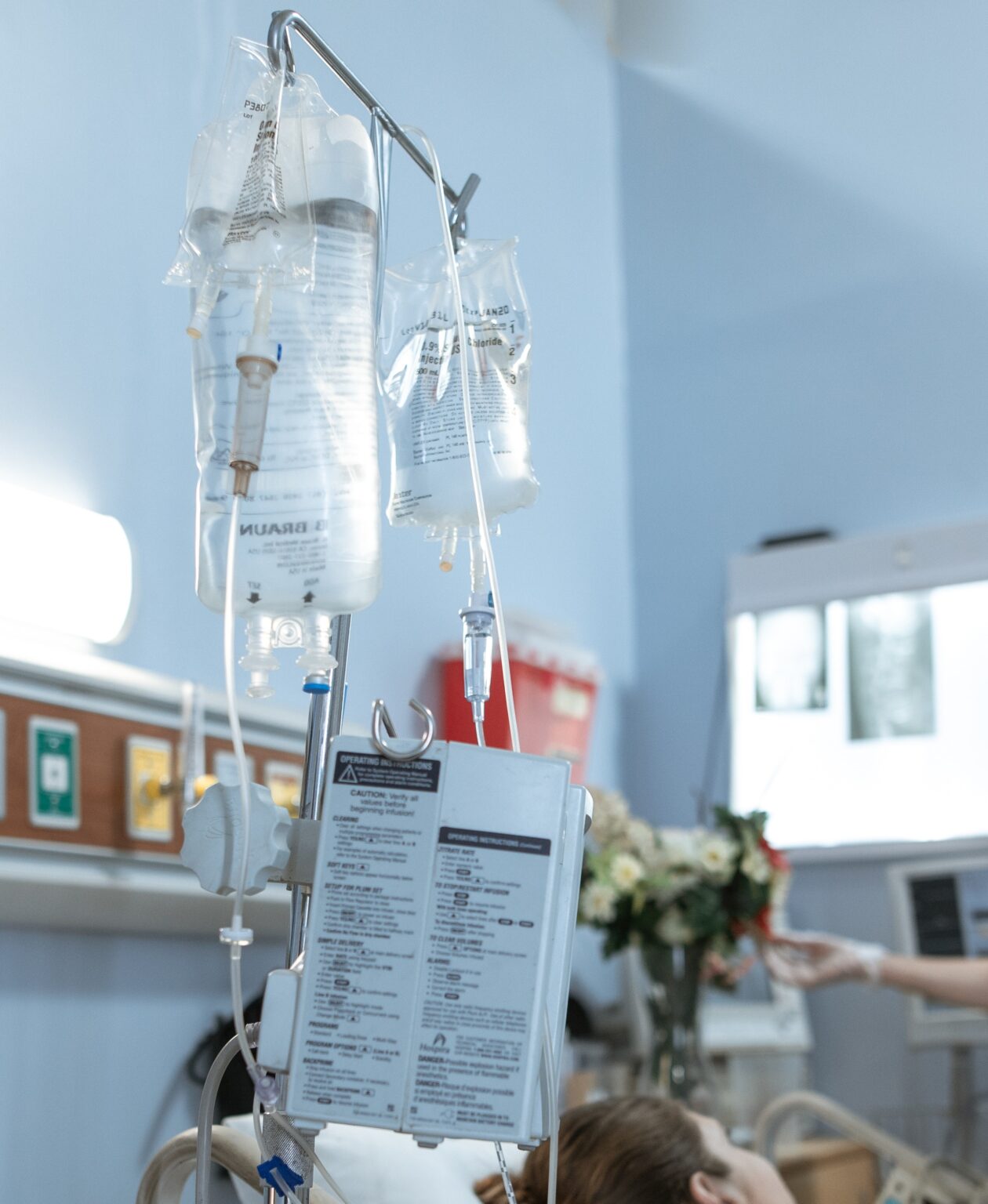 How Much Fluid is in an IV Bag? IV Fluid Facts UPDATED 2023 US